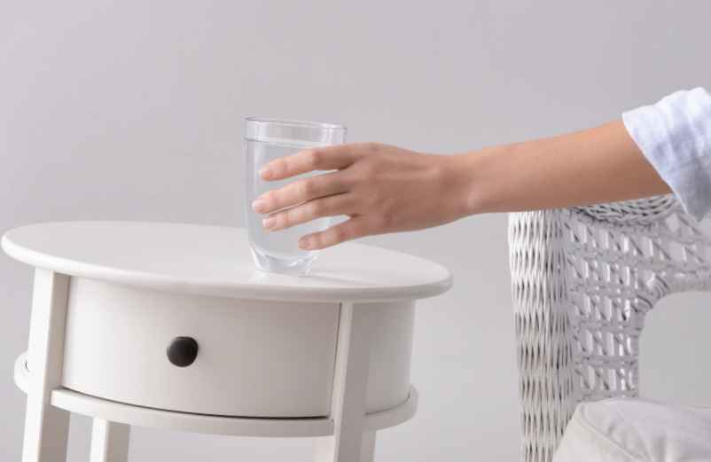 Boire un grand verre d'eau et s'isoler au calme-Handissimo