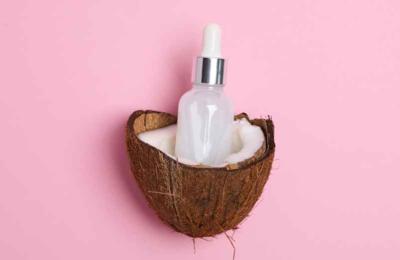 Comment utiliser l'huile de coco selon votre type de cheveux ?-Handissimo Comment utiliser l'huile de coco selon votre type de cheveux ?-Handissimo