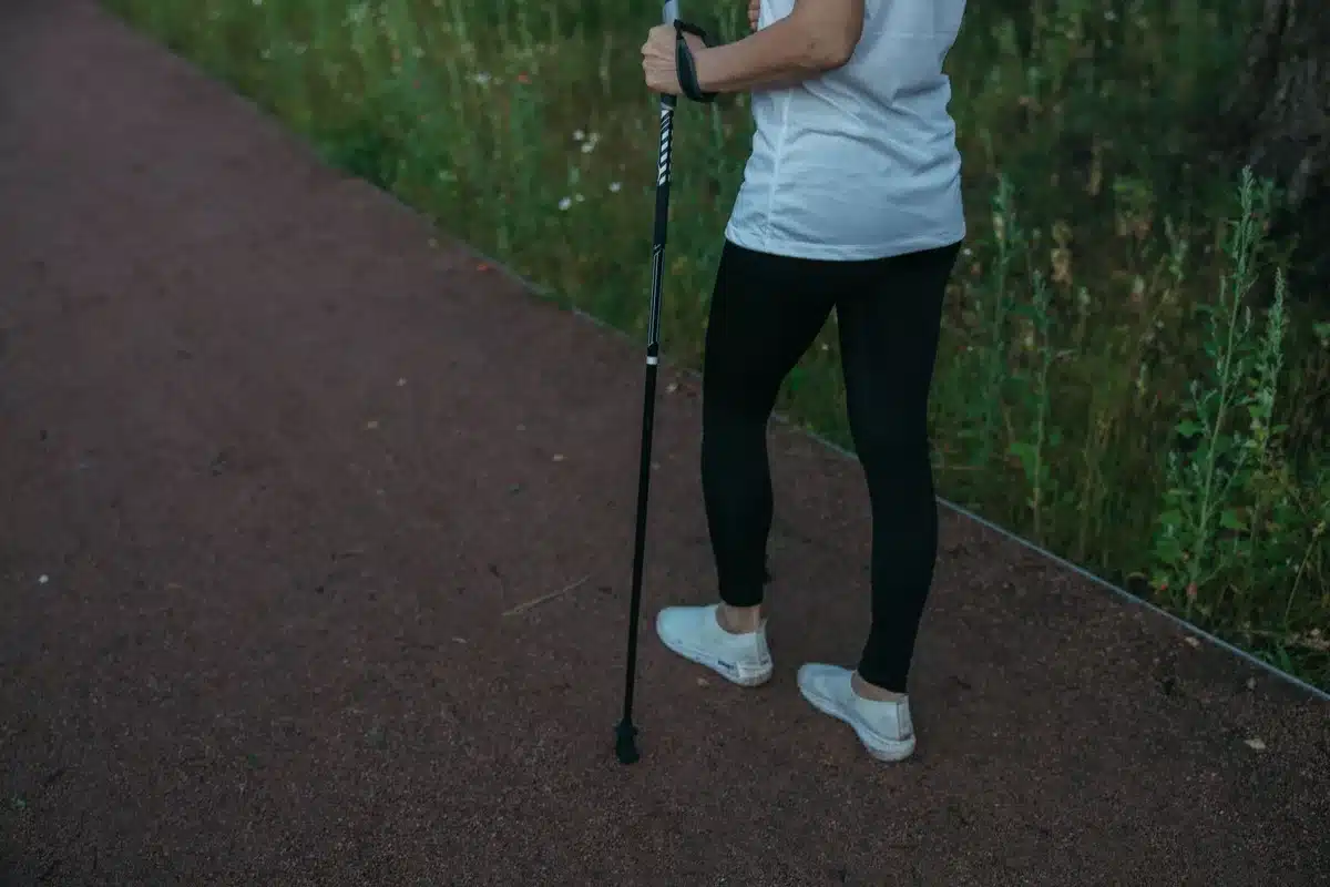 Sportif et randonneurs pratiquant des activités de plein air et d'endurance