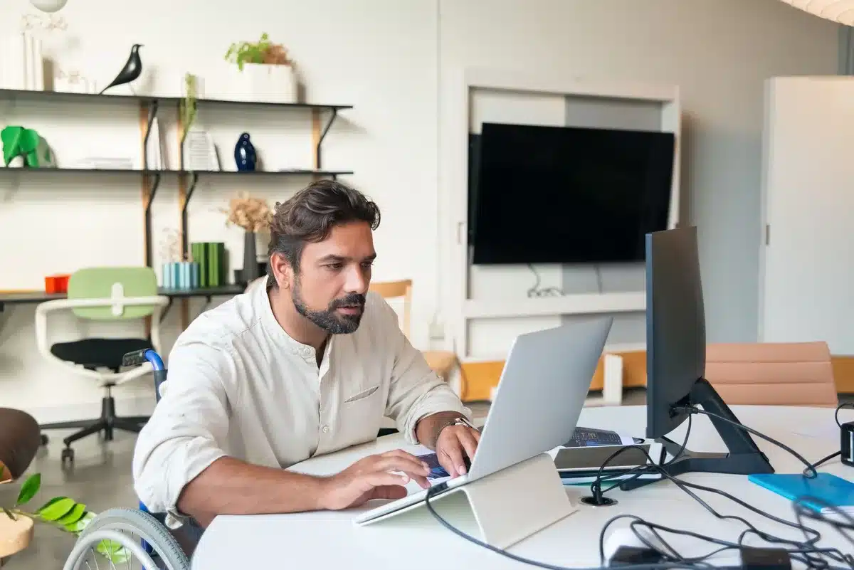 Adaptation de poste et formation d'équipe pour l'inclusion professionnelle