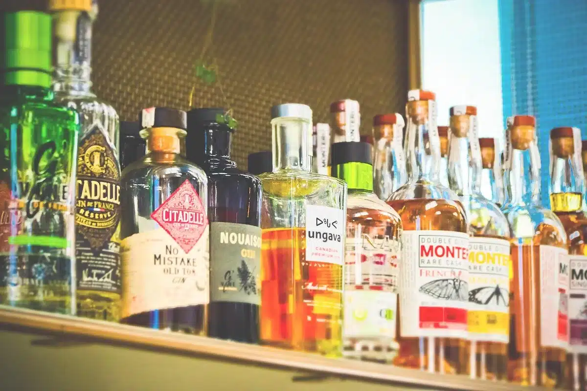 Différents contenants colorés pour donner envie de boire