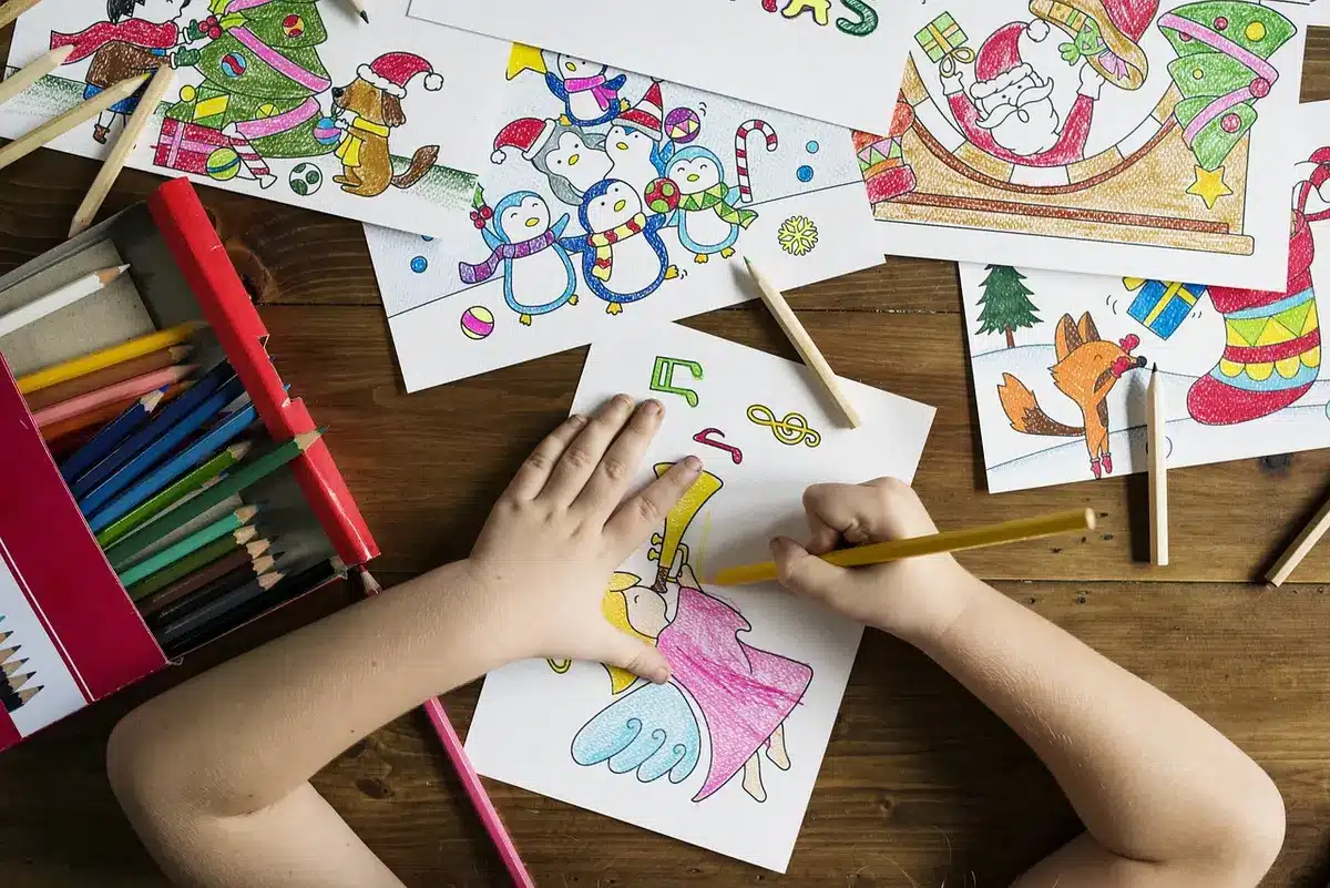 Atelier collaboratif avec parents autour de croquis et carnets d'observation