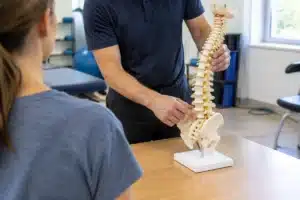 Scoliose : conséquences à long terme et prise en charge